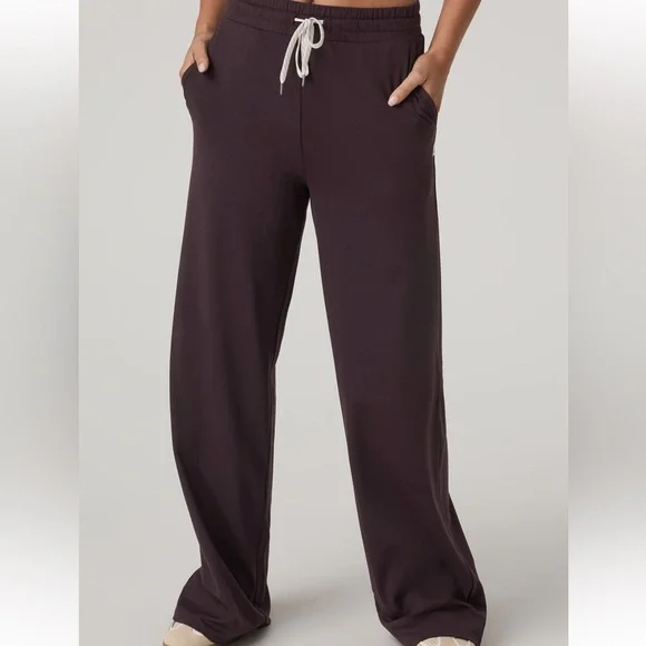 NEW Halo Essential Wideleg Women's DreamKnit™ Pants in Raisin - Picture 1 of 6